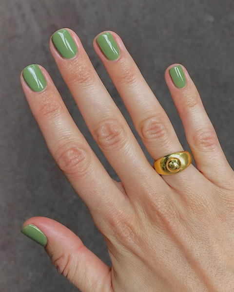 spring nail color trends 2026 matcha latte green polish
