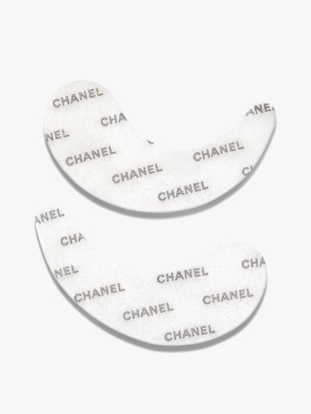 Chanel Le Lift Flash Eye white eye patches on light gray background