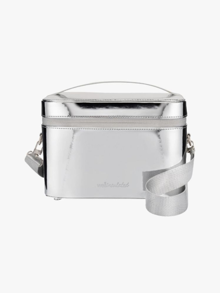 WellInsulated Performance Beauty Bag in branded component on a light gray background